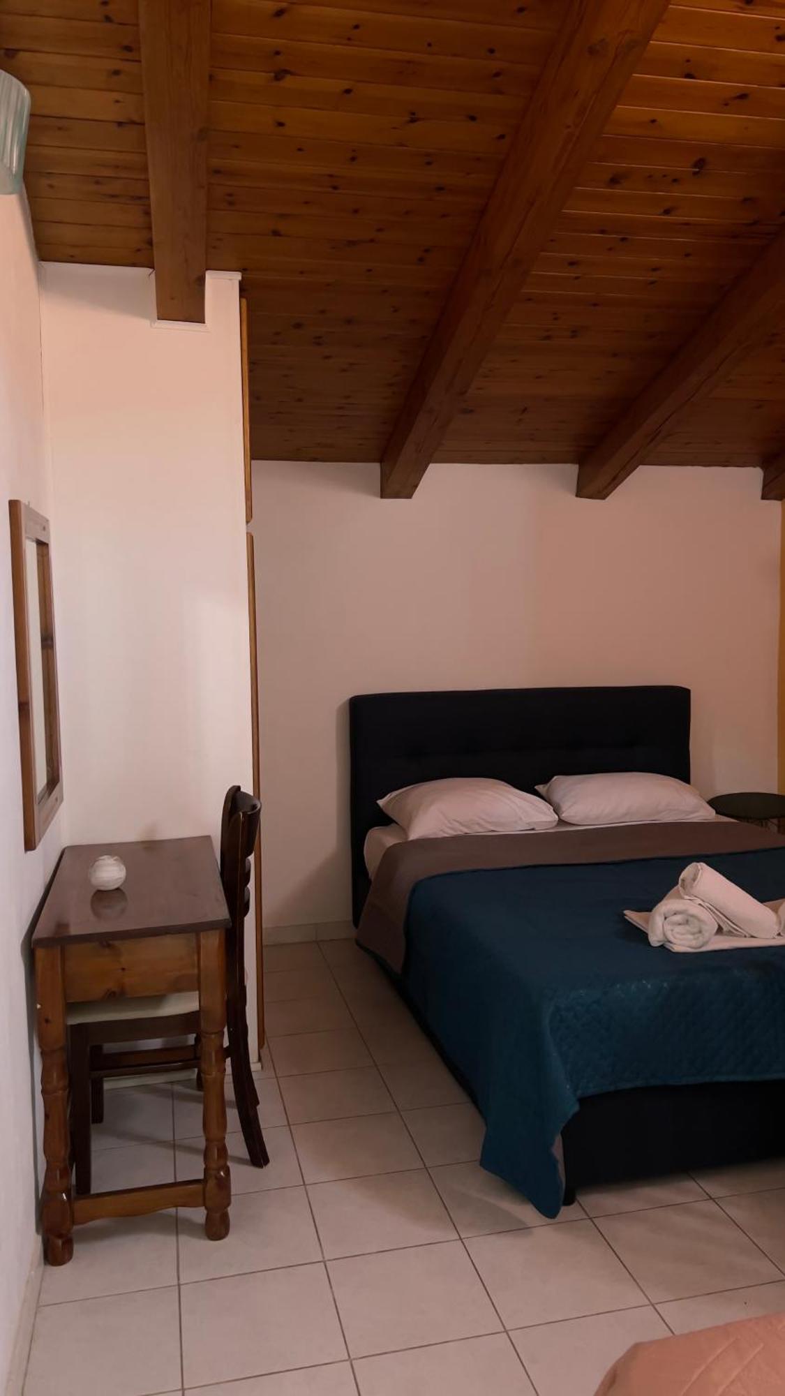The Filoxenia Apartments, Nikiana Esterno foto